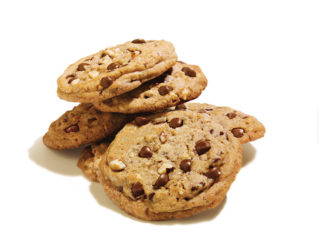 Hotel Maya For The First Time, DoubleTree By Hilton Reveals Official Chocolate Chip Cookie Recipe Multiple Photo (1)